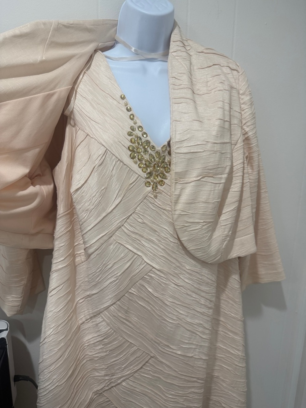 Jessica Howard Blush Champagne Embellished V-Neck Dress Jacket set NWT